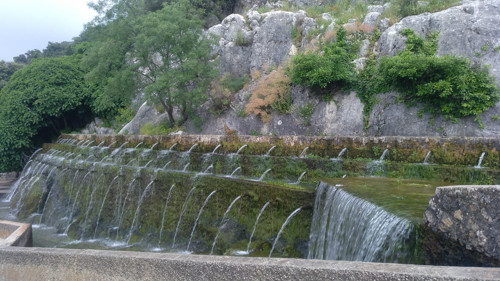 La Fuente de los cien caños" (Villanueva del Trabuco-Málaga)     